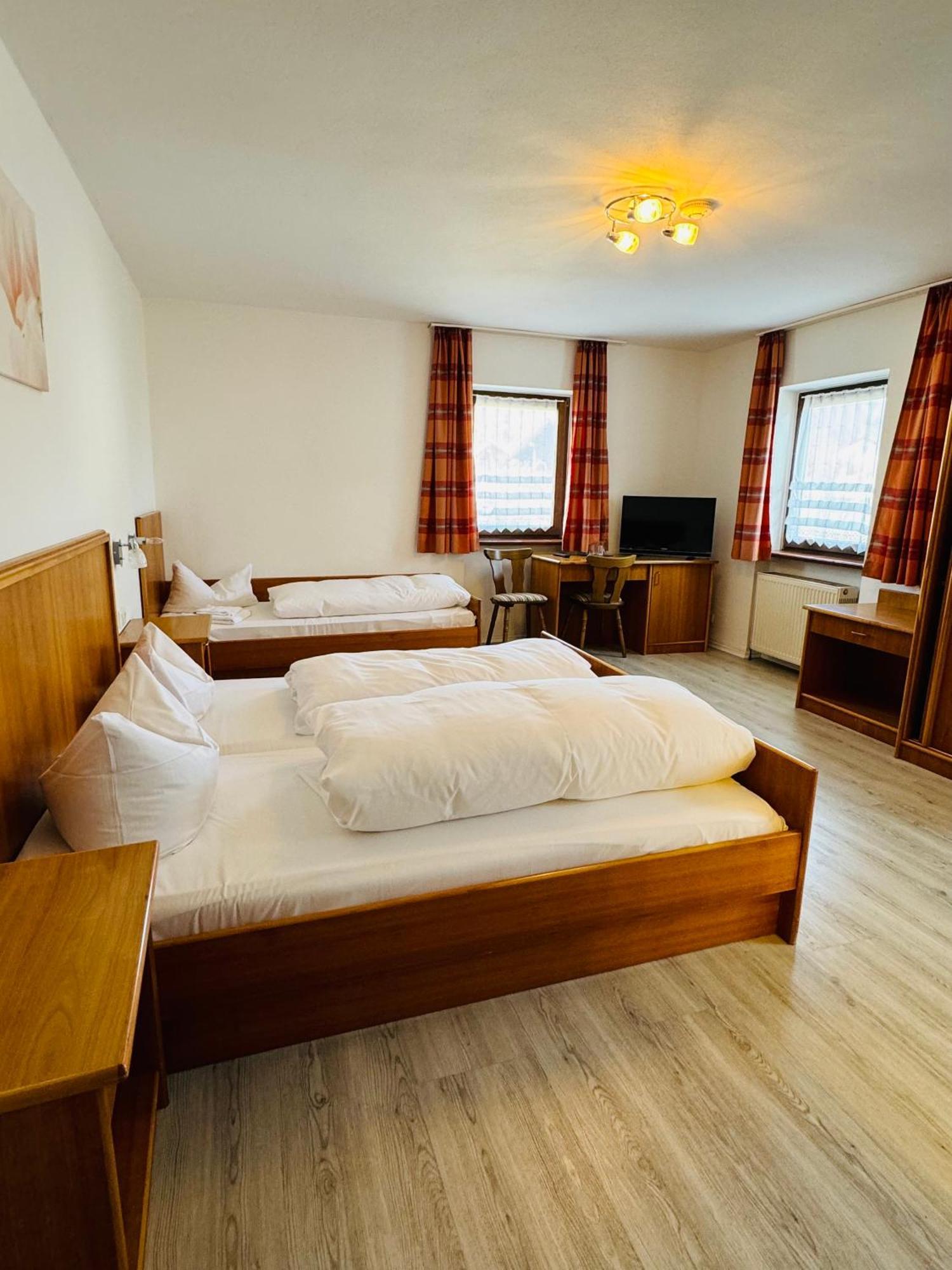 Landgasthof Hotel Zwickl Deggendorf Zewnętrze zdjęcie